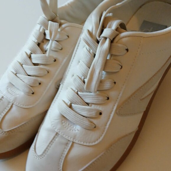 DV by Dolce Vita Shoes - Dolce Vita Women's Cream Colored Quantum Sneaker GUC Size 9.5